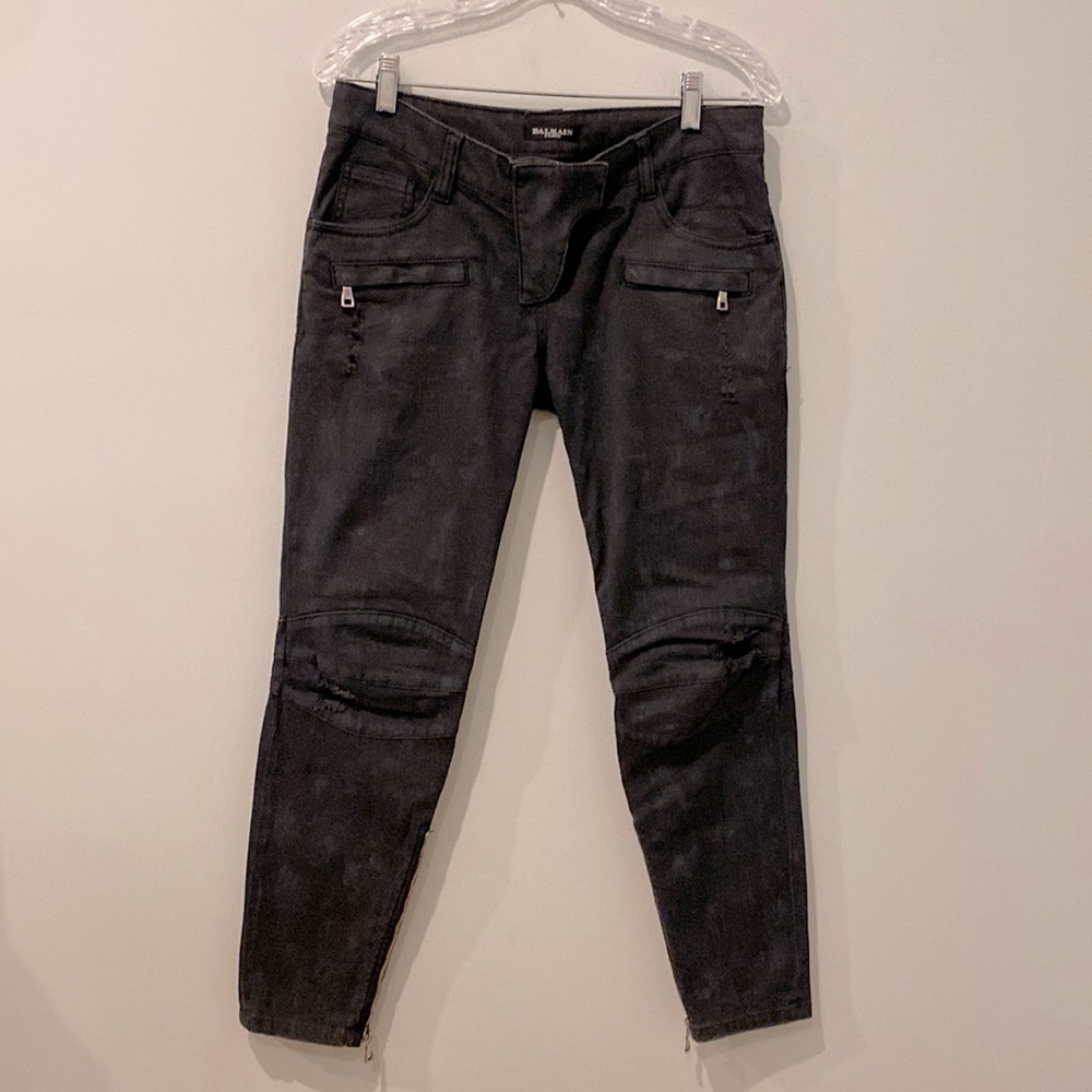 BALMAIN  low rise distressed jeans size 40 EUC
